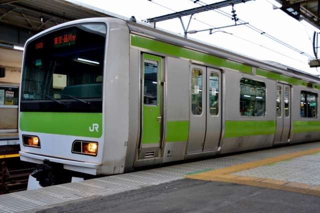 池袋駅ナカで評判のスイーツたち